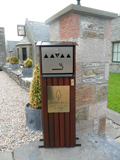 Cigarette ash bin with a Club logo